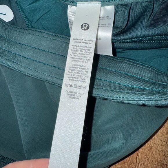 Lululemon Softstreme High-Rise Straight-Leg Cropped Pant
Dark Forest - Picture 10 of 16